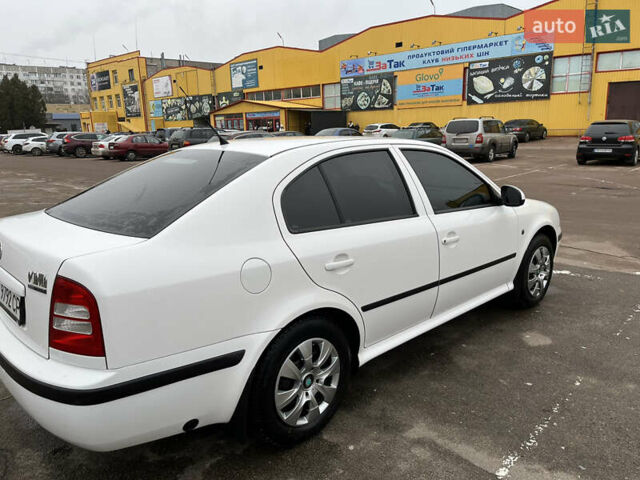 Белый Шкода Октавия, объемом двигателя 1.6 л и пробегом 269 тыс. км за 6000 $, фото 4 на Automoto.ua
