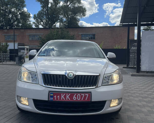 Белый Шкода Октавия, объемом двигателя 1.4 л и пробегом 214 тыс. км за 6800 $, фото 1 на Automoto.ua