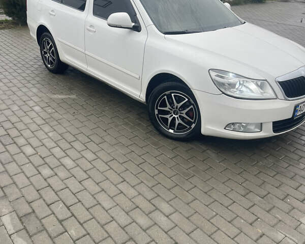 Белый Шкода Октавия, объемом двигателя 1.9 л и пробегом 299 тыс. км за 7000 $, фото 2 на Automoto.ua
