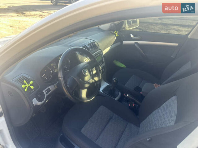 Белый Шкода Октавия, объемом двигателя 1.6 л и пробегом 266 тыс. км за 7700 $, фото 7 на Automoto.ua