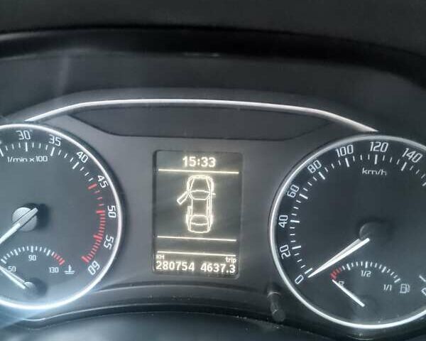 Белый Шкода Октавия, объемом двигателя 1.6 л и пробегом 280 тыс. км за 7600 $, фото 3 на Automoto.ua