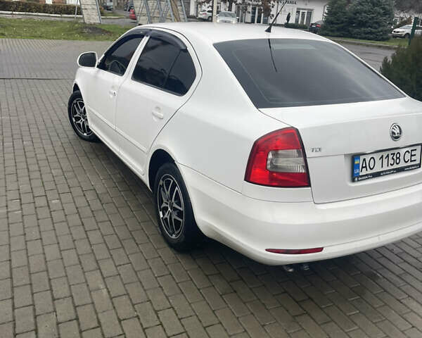 Белый Шкода Октавия, объемом двигателя 1.9 л и пробегом 299 тыс. км за 7000 $, фото 5 на Automoto.ua
