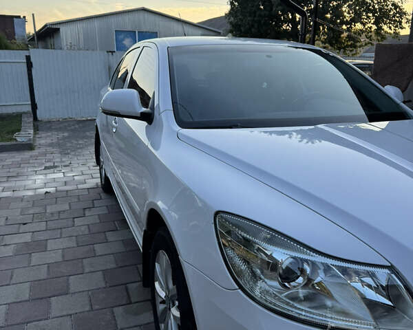 Белый Шкода Октавия, объемом двигателя 1.6 л и пробегом 262 тыс. км за 8500 $, фото 11 на Automoto.ua