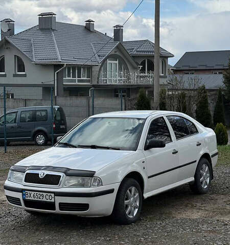 Белый Шкода Октавия, объемом двигателя 1.6 л и пробегом 300 тыс. км за 4100 $, фото 4 на Automoto.ua
