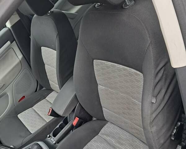 Белый Шкода Октавия, объемом двигателя 1.6 л и пробегом 270 тыс. км за 7250 $, фото 6 на Automoto.ua