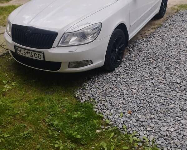 Белый Шкода Октавия, объемом двигателя 1.6 л и пробегом 335 тыс. км за 7550 $, фото 3 на Automoto.ua