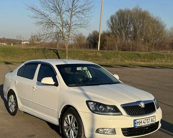 Белый Шкода Октавия, объемом двигателя 1.6 л и пробегом 346 тыс. км за 7500 $, фото 12 на Automoto.ua