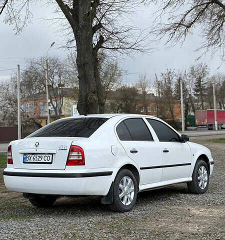 Белый Шкода Октавия, объемом двигателя 1.6 л и пробегом 300 тыс. км за 4100 $, фото 3 на Automoto.ua