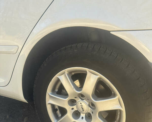 Белый Шкода Октавия, объемом двигателя 1.6 л и пробегом 266 тыс. км за 7700 $, фото 15 на Automoto.ua