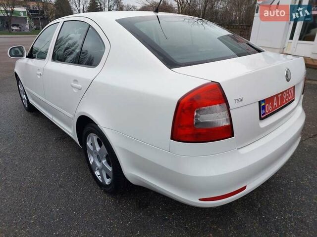 Белый Шкода Октавия, объемом двигателя 1.4 л и пробегом 187 тыс. км за 7800 $, фото 5 на Automoto.ua