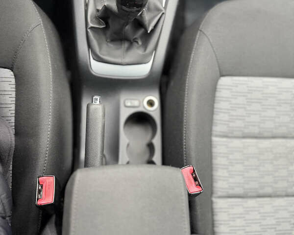 Белый Шкода Октавия, объемом двигателя 1.6 л и пробегом 239 тыс. км за 7999 $, фото 39 на Automoto.ua