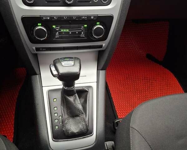 Белый Шкода Октавия, объемом двигателя 1.6 л и пробегом 240 тыс. км за 8100 $, фото 22 на Automoto.ua