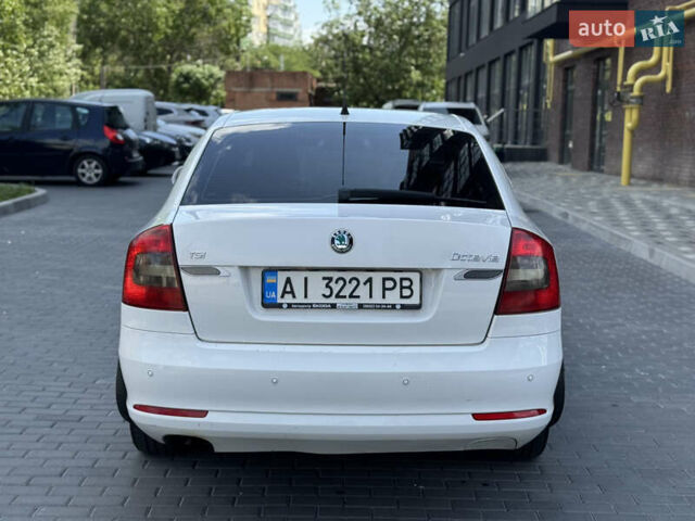 Белый Шкода Октавия, объемом двигателя 1.8 л и пробегом 283 тыс. км за 6499 $, фото 8 на Automoto.ua