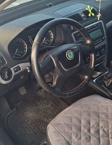 Шкода Октавия 2010 в Тернополе на Automoto.ua Белый Шкода Октавия, объемом двигателя 1.9 л и пробегом 347 тыс. км за 7500 $, фото 4 на Automoto.ua