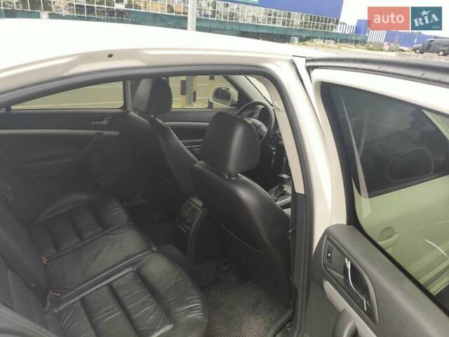 Белый Шкода Октавия, объемом двигателя 1.6 л и пробегом 327 тыс. км за 7100 $, фото 6 на Automoto.ua