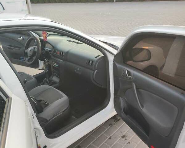 Белый Шкода Октавия, объемом двигателя 1.4 л и пробегом 180 тыс. км за 5700 $, фото 10 на Automoto.ua