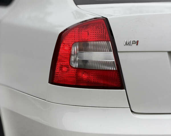 Белый Шкода Октавия, объемом двигателя 1.6 л и пробегом 239 тыс. км за 7999 $, фото 20 на Automoto.ua