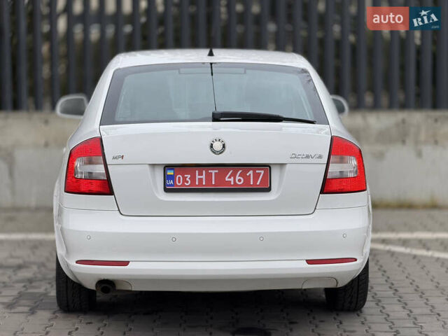 Белый Шкода Октавия, объемом двигателя 1.6 л и пробегом 239 тыс. км за 7999 $, фото 17 на Automoto.ua