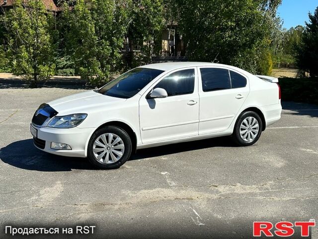 Білий Шкода Октавія, об'ємом двигуна 1.6 л та пробігом 159 тис. км за 7450 $, фото 2 на Automoto.ua