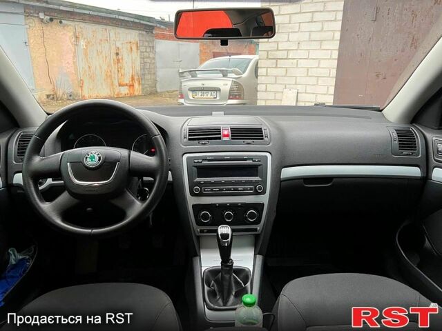 Белый Шкода Октавия, объемом двигателя 1.6 л и пробегом 257 тыс. км за 7000 $, фото 11 на Automoto.ua