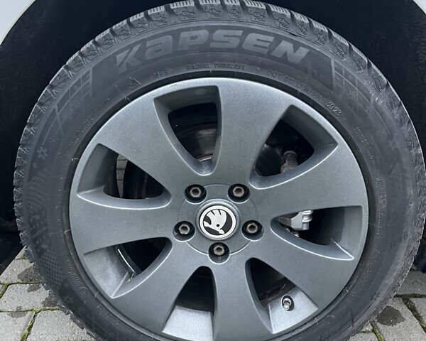 Белый Шкода Октавия, объемом двигателя 1.6 л и пробегом 286 тыс. км за 7500 $, фото 20 на Automoto.ua