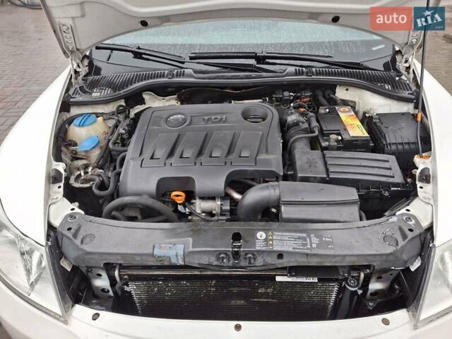 Белый Шкода Октавия, объемом двигателя 1.6 л и пробегом 240 тыс. км за 8100 $, фото 26 на Automoto.ua