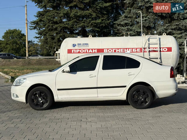 Білий Шкода Октавія, об'ємом двигуна 1.8 л та пробігом 270 тис. км за 5900 $, фото 5 на Automoto.ua