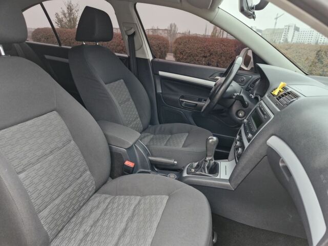 Білий Шкода Октавія, об'ємом двигуна 1.6 л та пробігом 200 тис. км за 8300 $, фото 10 на Automoto.ua