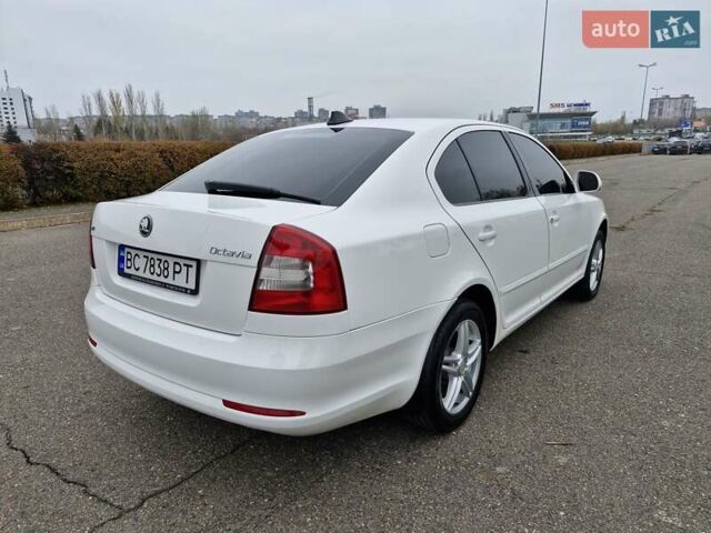 Білий Шкода Октавія, об'ємом двигуна 1.6 л та пробігом 200 тис. км за 8300 $, фото 19 на Automoto.ua