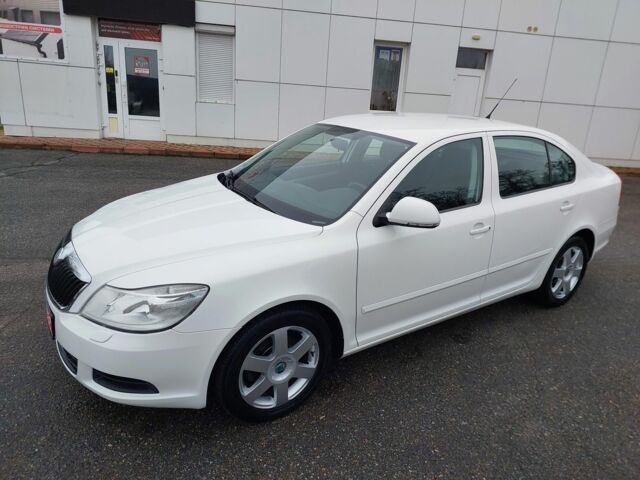 Белый Шкода Октавия, объемом двигателя 1.4 л и пробегом 187 тыс. км за 8000 $, фото 1 на Automoto.ua