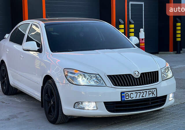 Белый Шкода Октавия, объемом двигателя 1.6 л и пробегом 199 тыс. км за 8500 $, фото 4 на Automoto.ua