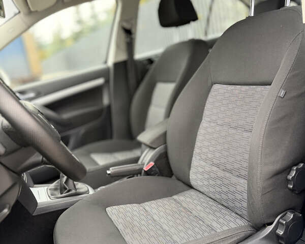 Белый Шкода Октавия, объемом двигателя 1.6 л и пробегом 239 тыс. км за 7999 $, фото 24 на Automoto.ua