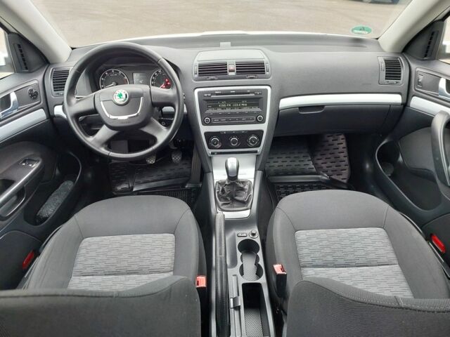 Белый Шкода Октавия, объемом двигателя 1.4 л и пробегом 187 тыс. км за 8000 $, фото 12 на Automoto.ua