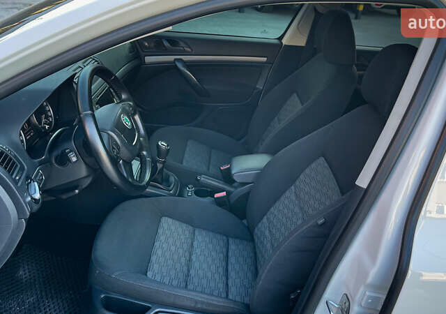 Белый Шкода Октавия, объемом двигателя 1.6 л и пробегом 199 тыс. км за 8500 $, фото 46 на Automoto.ua