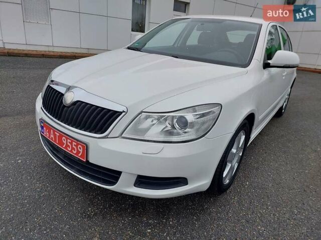 Белый Шкода Октавия, объемом двигателя 1.4 л и пробегом 187 тыс. км за 7800 $, фото 1 на Automoto.ua