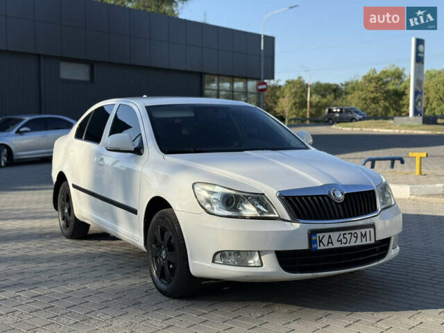 Білий Шкода Октавія, об'ємом двигуна 1.8 л та пробігом 270 тис. км за 5900 $, фото 1 на Automoto.ua