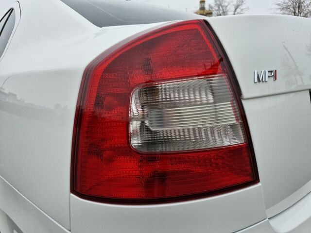 Білий Шкода Октавія, об'ємом двигуна 1.6 л та пробігом 200 тис. км за 8300 $, фото 3 на Automoto.ua