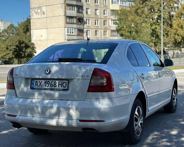 Белый Шкода Октавия, объемом двигателя 1.8 л и пробегом 251 тыс. км за 5500 $, фото 9 на Automoto.ua