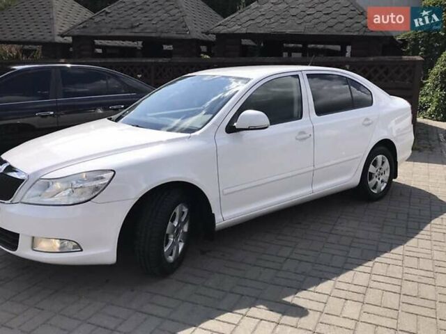 Белый Шкода Октавия, объемом двигателя 1.9 л и пробегом 220 тыс. км за 7300 $, фото 7 на Automoto.ua