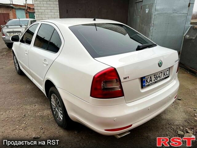 Белый Шкода Октавия, объемом двигателя 1.6 л и пробегом 257 тыс. км за 7000 $, фото 3 на Automoto.ua