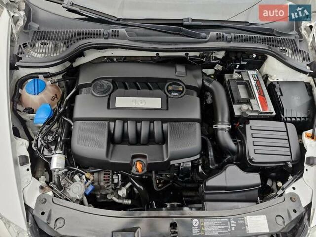 Білий Шкода Октавія, об'ємом двигуна 1.6 л та пробігом 200 тис. км за 8300 $, фото 22 на Automoto.ua