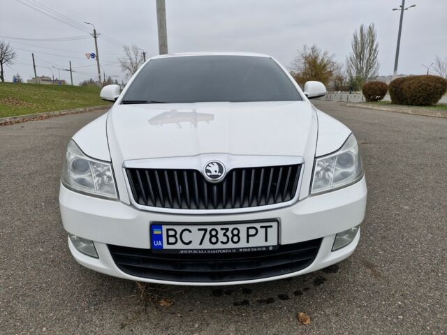 Білий Шкода Октавія, об'ємом двигуна 1.6 л та пробігом 200 тис. км за 8300 $, фото 15 на Automoto.ua
