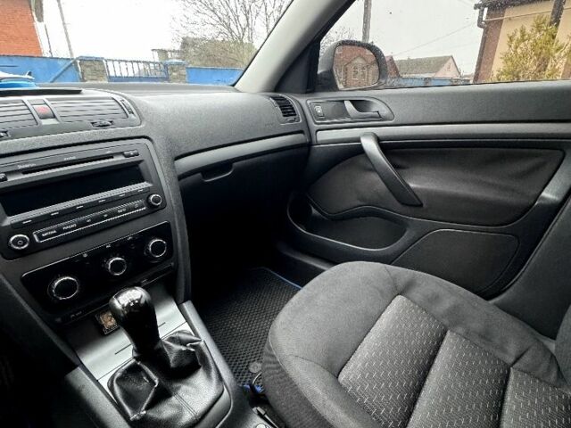 Білий Шкода Октавія, об'ємом двигуна 1.9 л та пробігом 299 тис. км за 6700 $, фото 7 на Automoto.ua