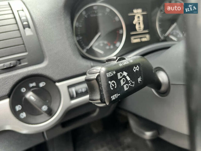 Белый Шкода Октавия, объемом двигателя 1.2 л и пробегом 238 тыс. км за 5500 $, фото 37 на Automoto.ua