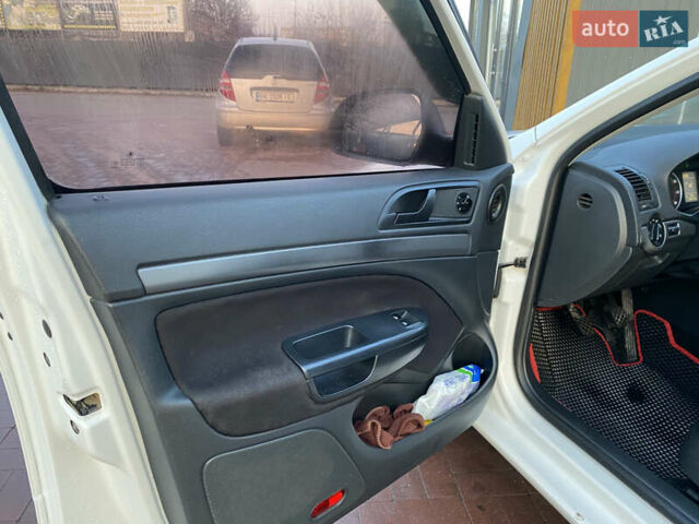 Білий Шкода Октавія, об'ємом двигуна 1.6 л та пробігом 330 тис. км за 6688 $, фото 27 на Automoto.ua