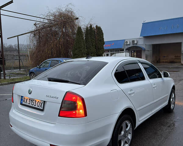 Білий Шкода Октавія, об'ємом двигуна 1.6 л та пробігом 251 тис. км за 5999 $, фото 8 на Automoto.ua