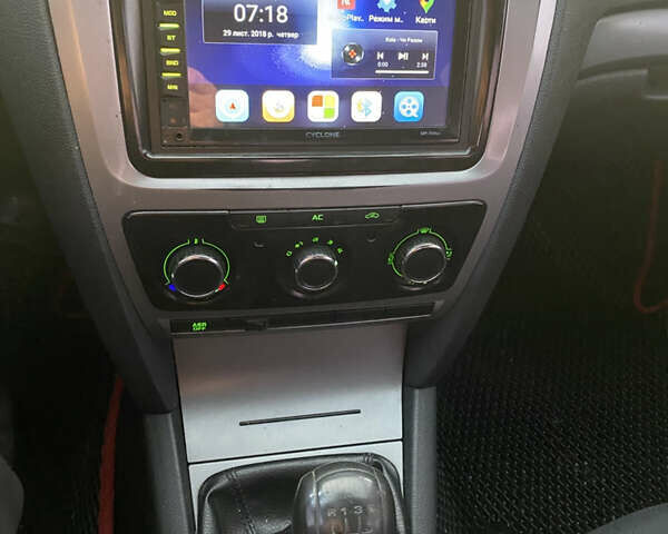 Білий Шкода Октавія, об'ємом двигуна 1.6 л та пробігом 330 тис. км за 6688 $, фото 40 на Automoto.ua