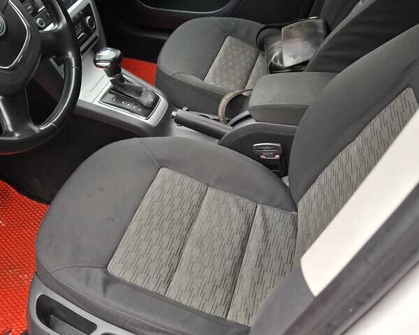 Белый Шкода Октавия, объемом двигателя 1.6 л и пробегом 240 тыс. км за 8100 $, фото 10 на Automoto.ua