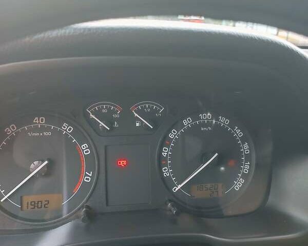 Белый Шкода Октавия, объемом двигателя 1.4 л и пробегом 180 тыс. км за 5700 $, фото 2 на Automoto.ua