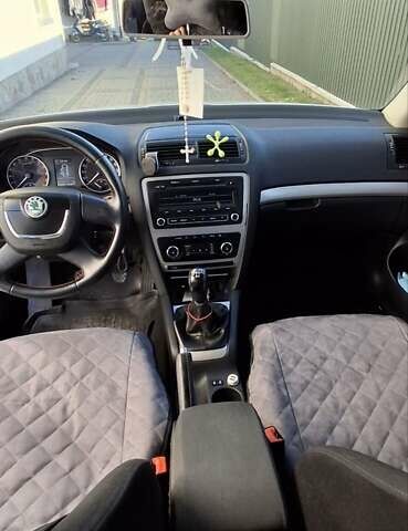 Шкода Октавия 2010 в Тернополе на Automoto.ua Белый Шкода Октавия, объемом двигателя 1.9 л и пробегом 347 тыс. км за 7500 $, фото 1 на Automoto.ua